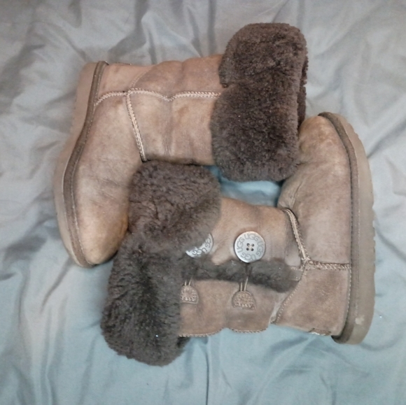 UGG Bailey Button Triplet II Tall Boots Sheepskin Women's 5 Dark Brown - Picture 1 of 10